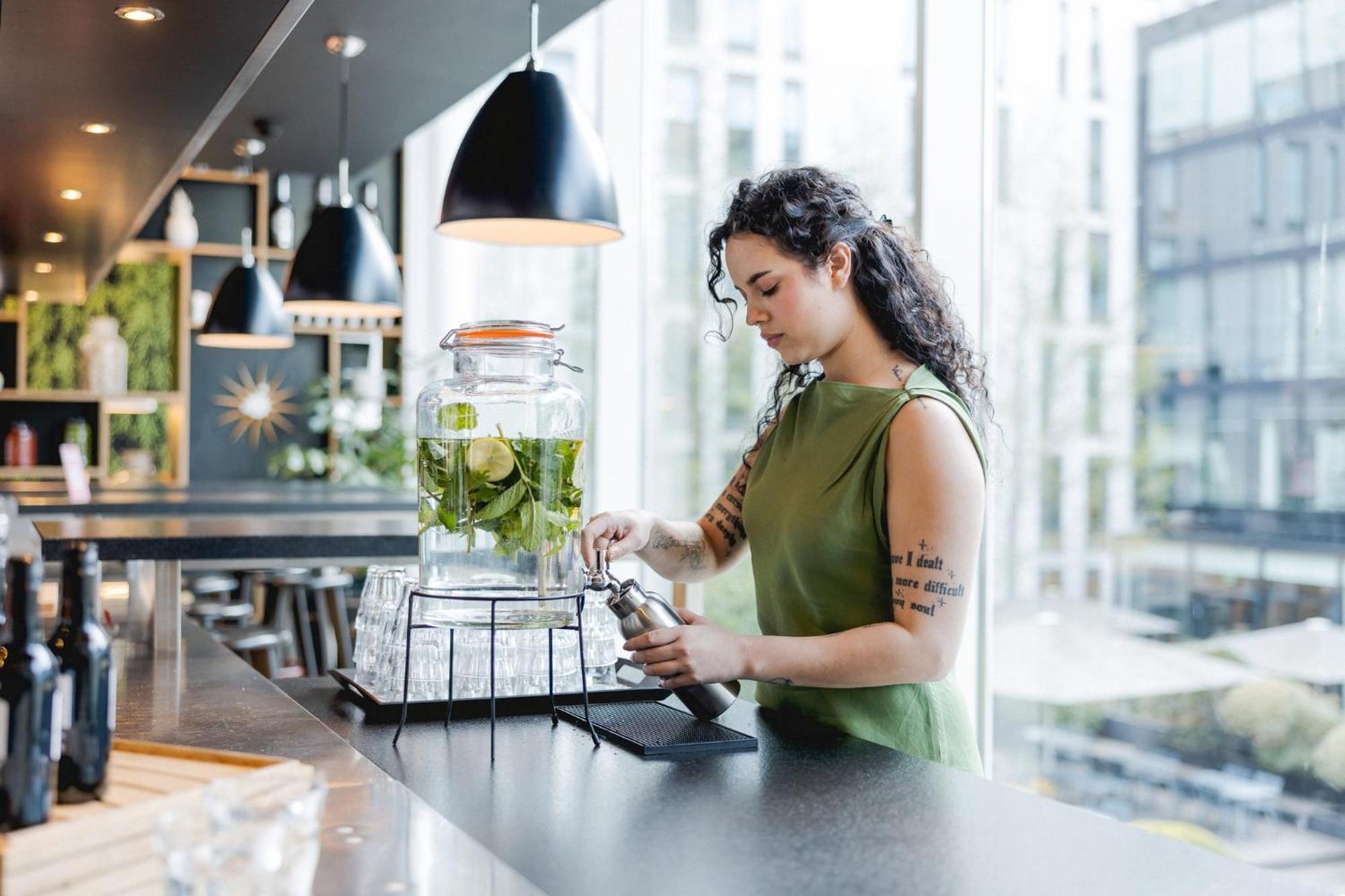 Hotel citizenM Zürich Esterno foto